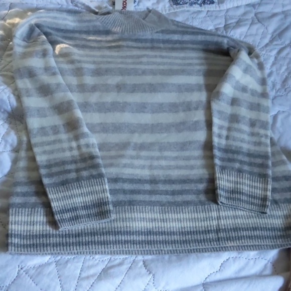 100 % 2-Ply Cashmere Sweater - Picture 1 of 1